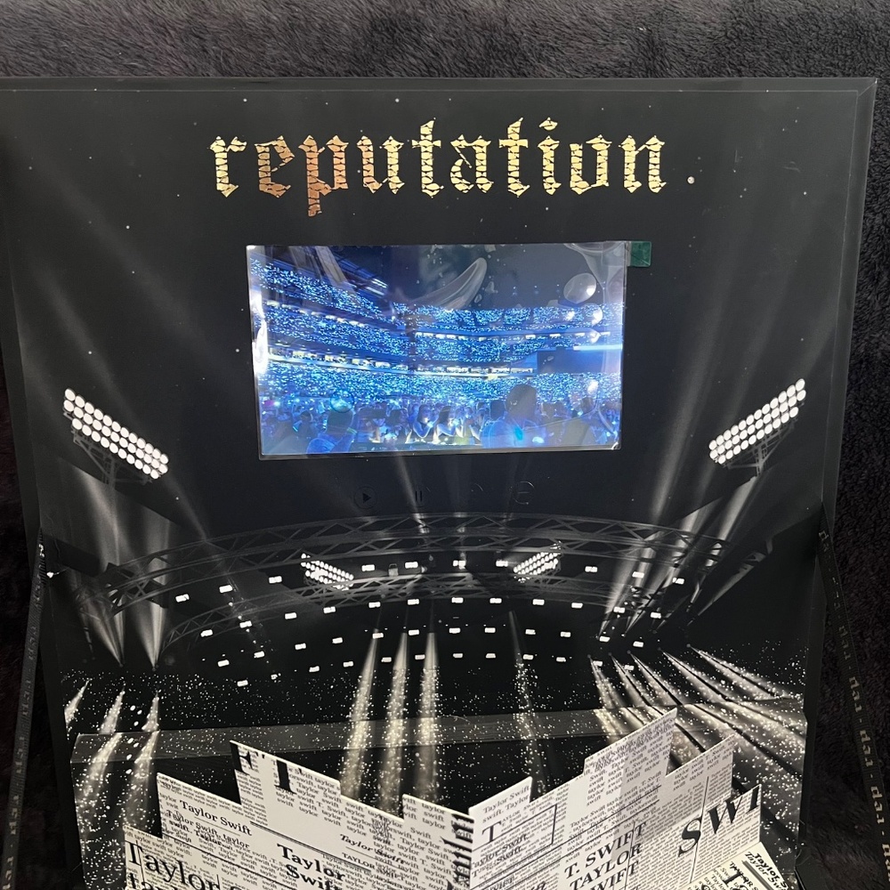 Reputation Tour VIP Box Taylor Swift Reputation Box Video Plays - Picture 14 of 14